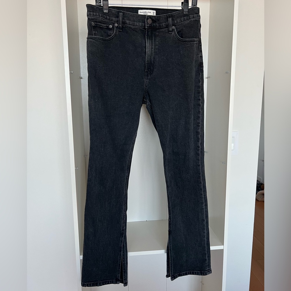 Abercrombie & Fitch The Skinny High Rise Split Hem 29 short great condition!